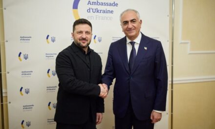 Zelensky incontra Reza Pahlavi a Parigi: «Un Iran libero non deve sostenere la Russia»