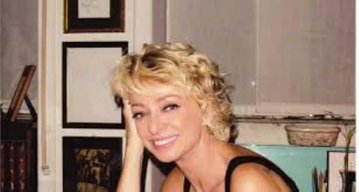 Addio a Enrica Bonaccorti, conduttrice dallo stile elegante e impeccabile