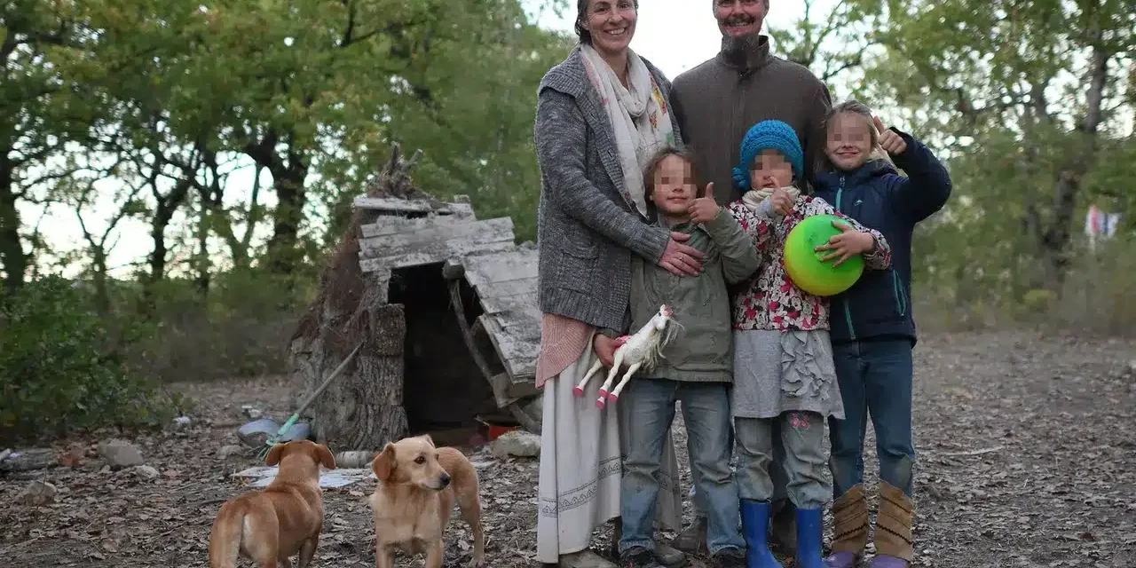 Famiglia nel bosco di Palmoli, esperti: «Sofferenza psicologica nei bambini» dopo l’allontanamento