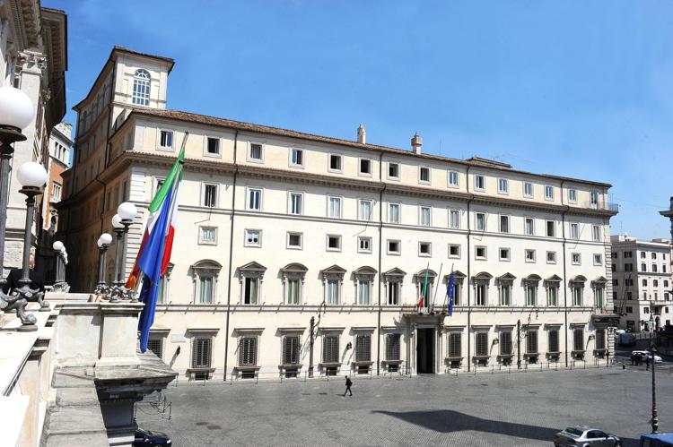 Palazzo Chigi chiarisce: uso delle basi militari nel rispetto degli accordi