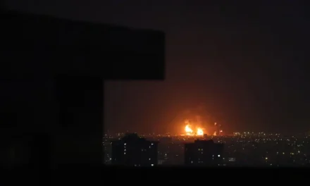 Il petrolio oltrepassa la soglia dei 100 dollari. Trump furioso con Israele