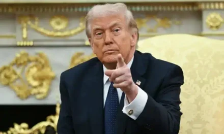 Trump alza i toni: “Colpiremo ancora”, mentre Teheran promette vendetta contro navi Usa e israeliane