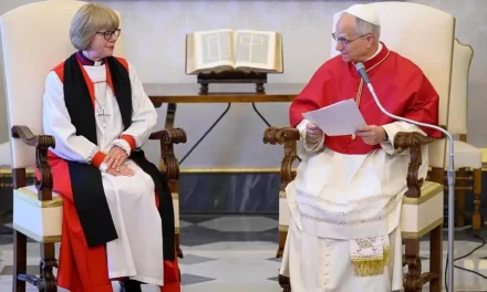 Papa e arcivescova di Canterbury, appello all’unità: “Divisi sarebbe uno scandalo”