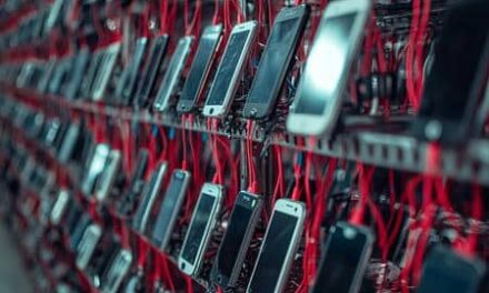 Minori e social, nuove leggi in Italia: scontro tra divieti e algoritmi