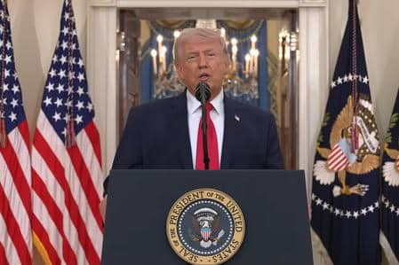 Trump attacca il Papa, è debole e pessimo