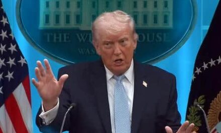 Trump: «Negoziati intensi con l’Iran» ma cresce il rischio escalation