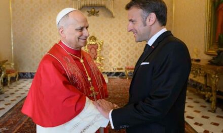 Macron in udienza dal Papa. Leone, non è cristiano chi lancia bombe