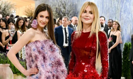 Met Gala 2026, sfilata di star: Bezos, Kidman e Zuckerberg sotto i riflettori