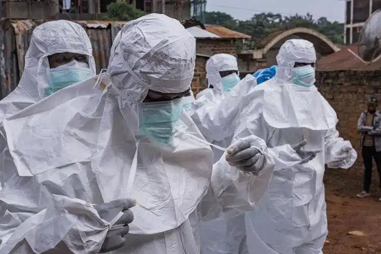 Ebola, chirurga italiana rientra dal Congo sotto monitoraggio