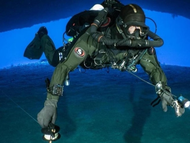Il sub che ha recuperato i corpi dei cinque italiani morti alle Maldive è stato premiato a Roma