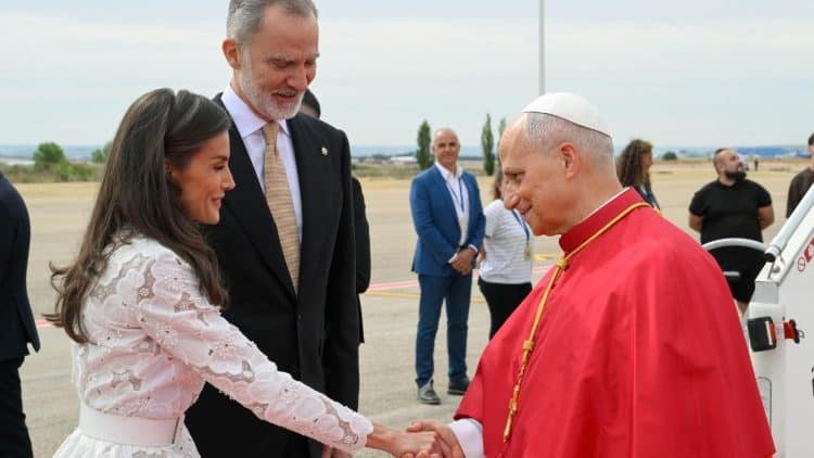 Papa Leone XIV in Spagna, viaggio tra pace, giovani e migranti: il Pontefice rilancia il ruolo della Chiesa in Europa