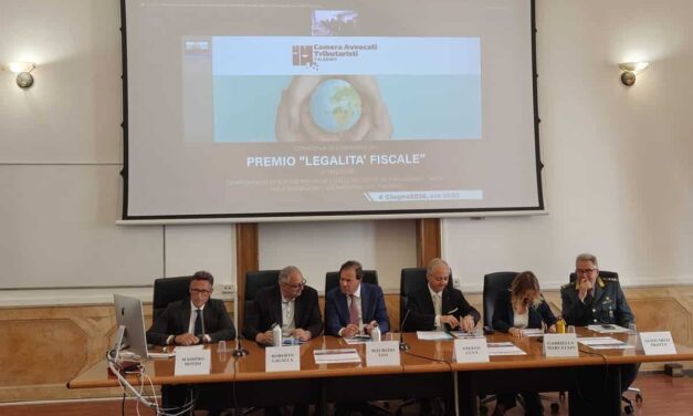 “Legalità fiscale”, Palermo premia il dialogo tra Stato e contribuenti. Al viceministro Maurizio Leo il riconoscimento della Camera Avvocati Tributaristi